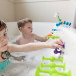 Squigz Starter Set by Fat Brain Toys 3