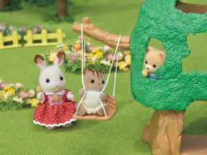 Calico Critters Baby Tree House by Epoch Everlasting Play 3