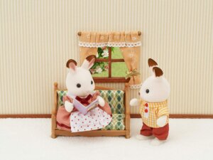Calico Critters Comfy Living Room Set by Epoch Everlasting Play 3