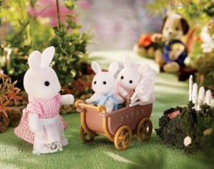 Calico Critters Connor Kerris Carriage Ride by Epoch Everlasting Play 4