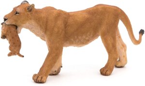 Lioness with Cub Figure by Papo 2