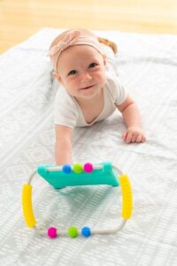Peeka Baby Developmental Mirror by Mobi 2