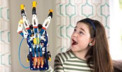 Mega Cyborg Hand by Thames Kosmos 5