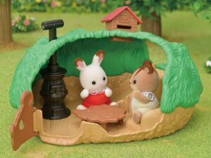 Calico Critters Baby Hedgehog Hideout by Epoch Everlasting Play 2