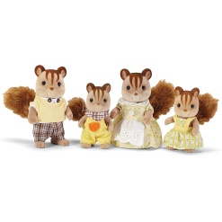 Calico Critters Hazelnut Chipmunk Family by Epoch Everlasting Play