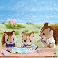 Calico Critters Hazelnut Chipmunk Family by Epoch Everlasting Play 4