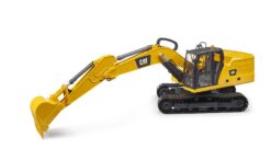 CAT Excavator by Bruder 3