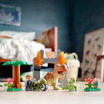Duplo Jurassic World T.Rex and Triceratops Dinosaur Breakout by Lego 2