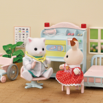 Calico Critters Village Doctor Starter Set - Image 4